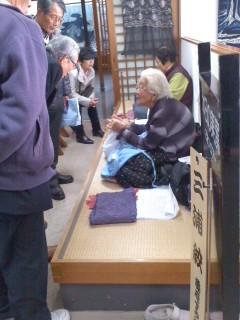 H25視察研修会 有松鳴海絞り会館。三輪講師94歳!