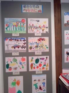 羽黒小学校1、2年生図画作品展開催中