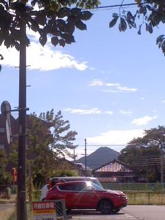 小弓の庄から尾張富士を望む